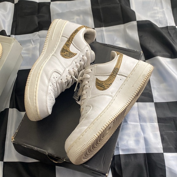 Air Force One low bundle size 9 (2 pairs) OBO - Picture 6 of 10